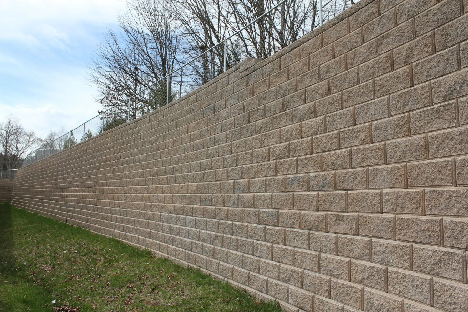 retaining wall commercial 01